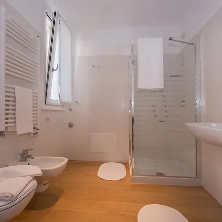 Apartment Griante Le Maioliche *